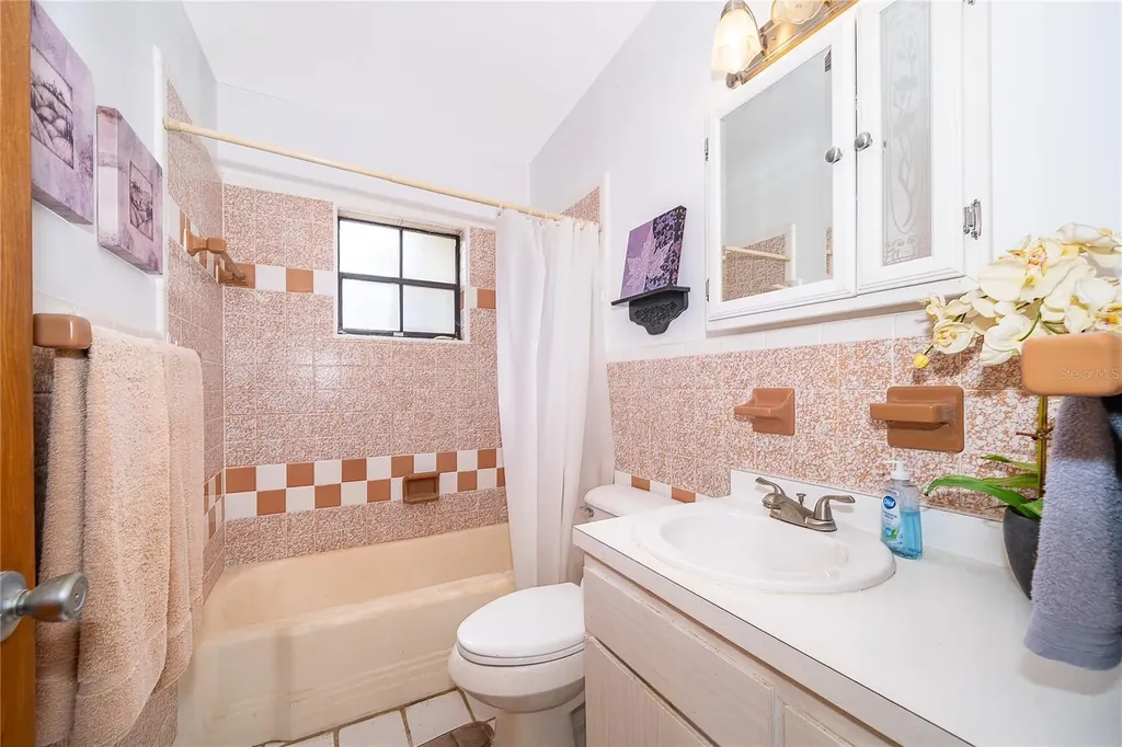 7 S Thacker Avenue Kissimmee FL 34741