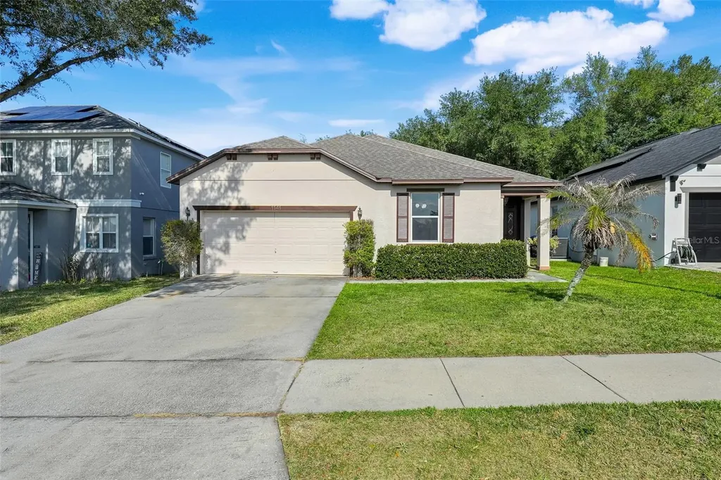 1141 Greenley Avenue Groveland FL 34736