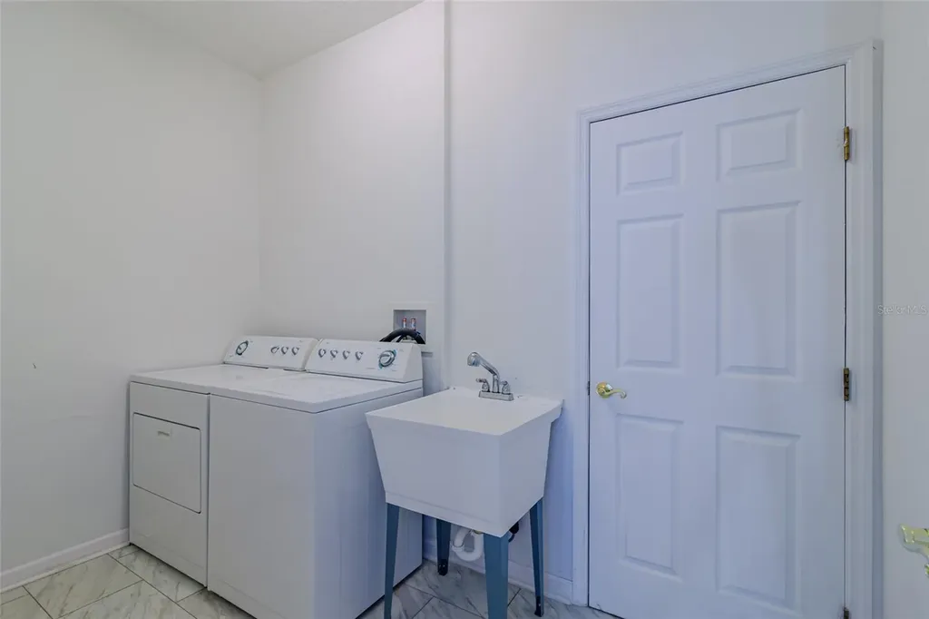 5915 NW 18th Place Ocala FL 34482