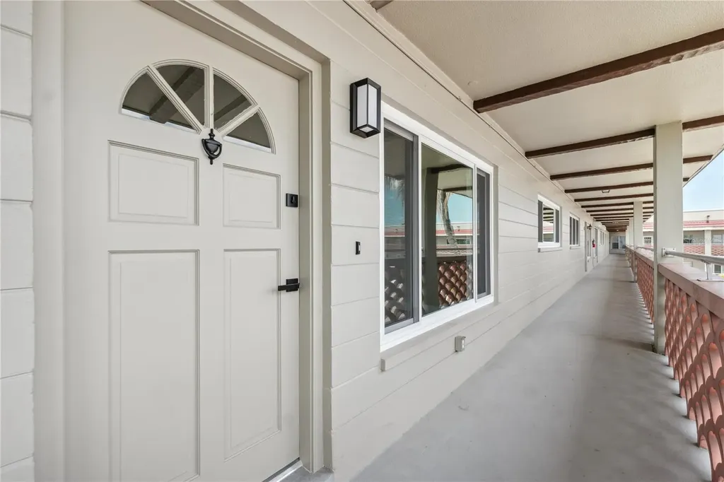 2072 Australia Way W Clearwater FL 33763
