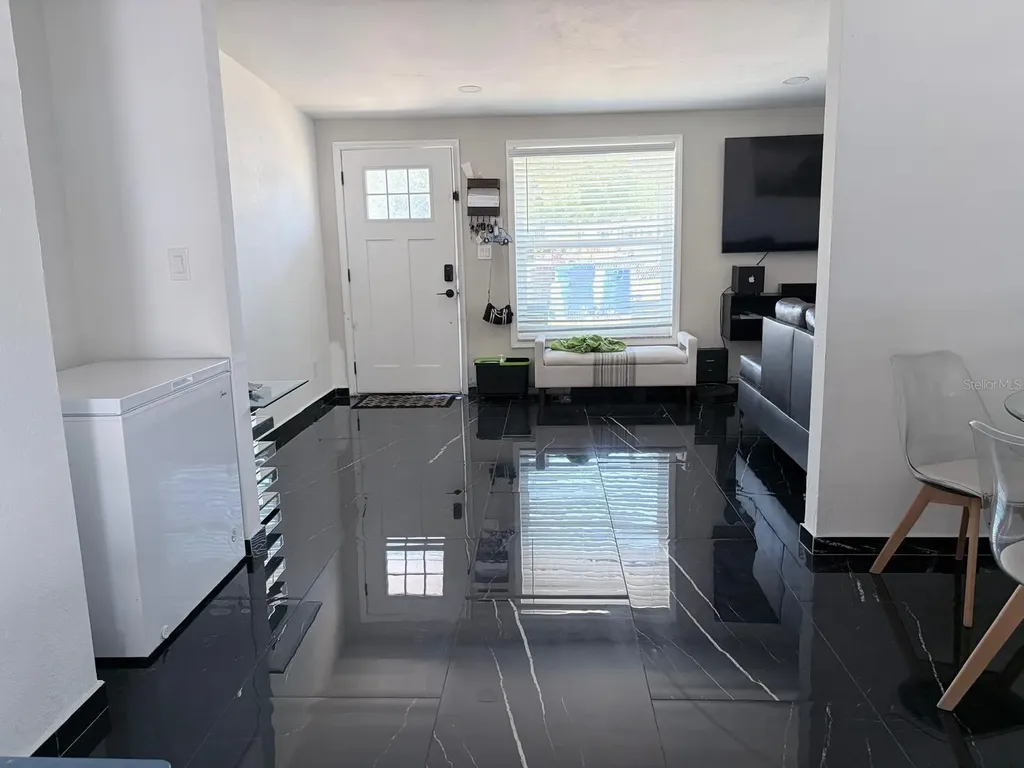 1304 Windsor Way Tampa FL 33619