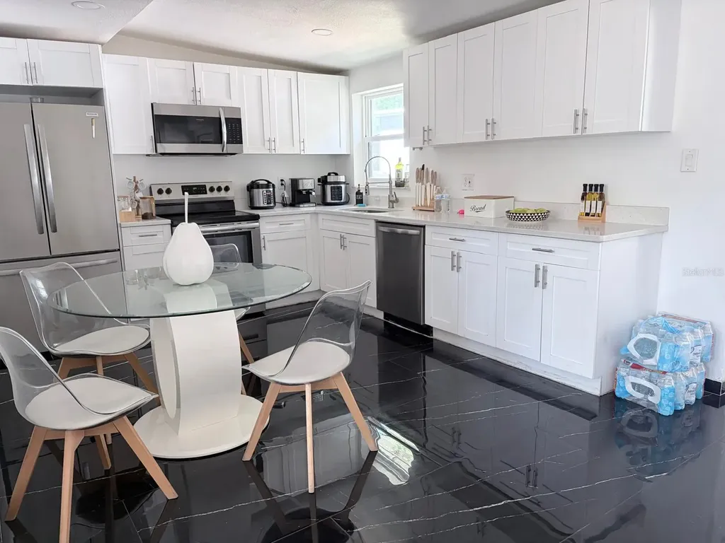1304 Windsor Way Tampa FL 33619