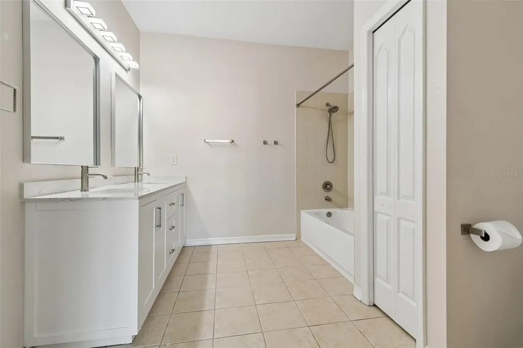 3566 High Hampton Circle Tampa FL 33610