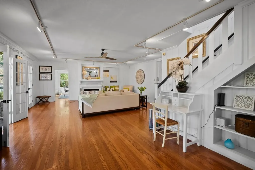 813 Hudson Avenue Sarasota FL 34236