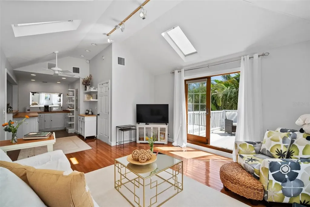 813 Hudson Avenue Sarasota FL 34236