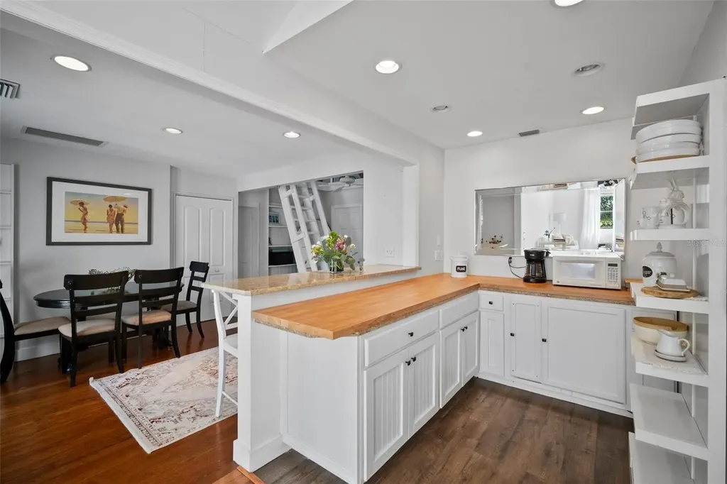 813 Hudson Avenue Sarasota FL 34236
