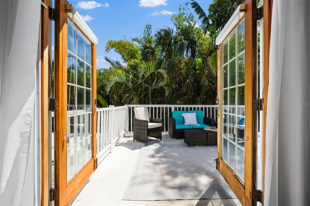 813 Hudson Avenue Sarasota FL 34236