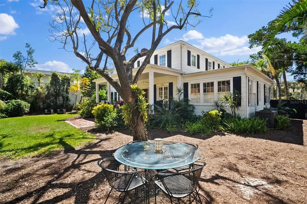 813 Hudson Avenue Sarasota FL 34236