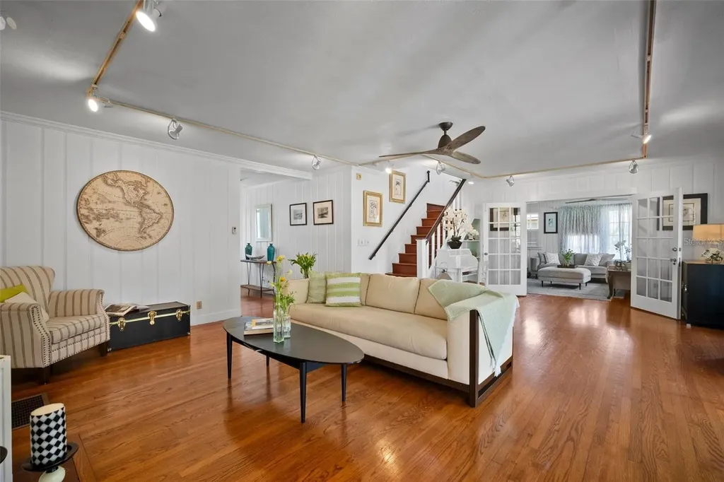 813 Hudson Avenue Sarasota FL 34236