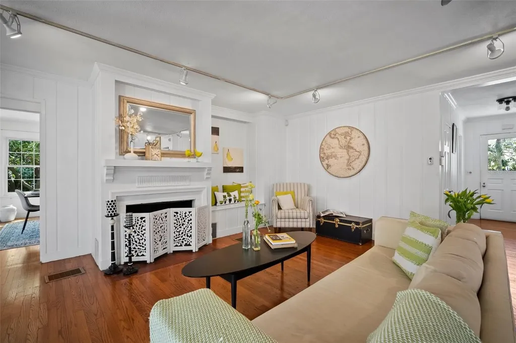 813 Hudson Avenue Sarasota FL 34236