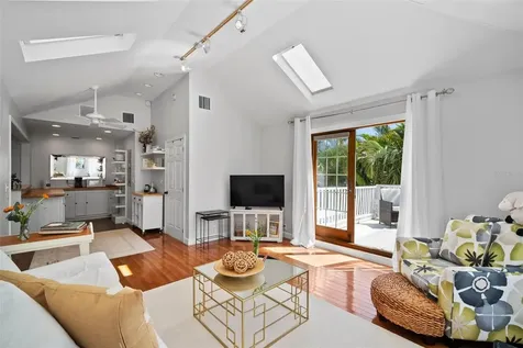 813 Hudson Avenue Sarasota FL 34236