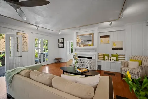813 Hudson Avenue Sarasota FL 34236