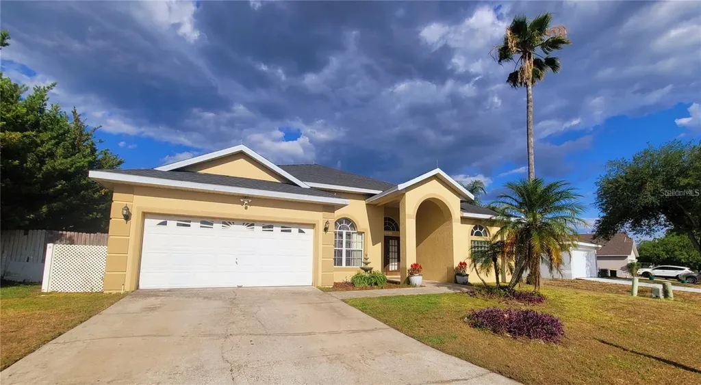 10 Nevada Loop Road Davenport FL 33897