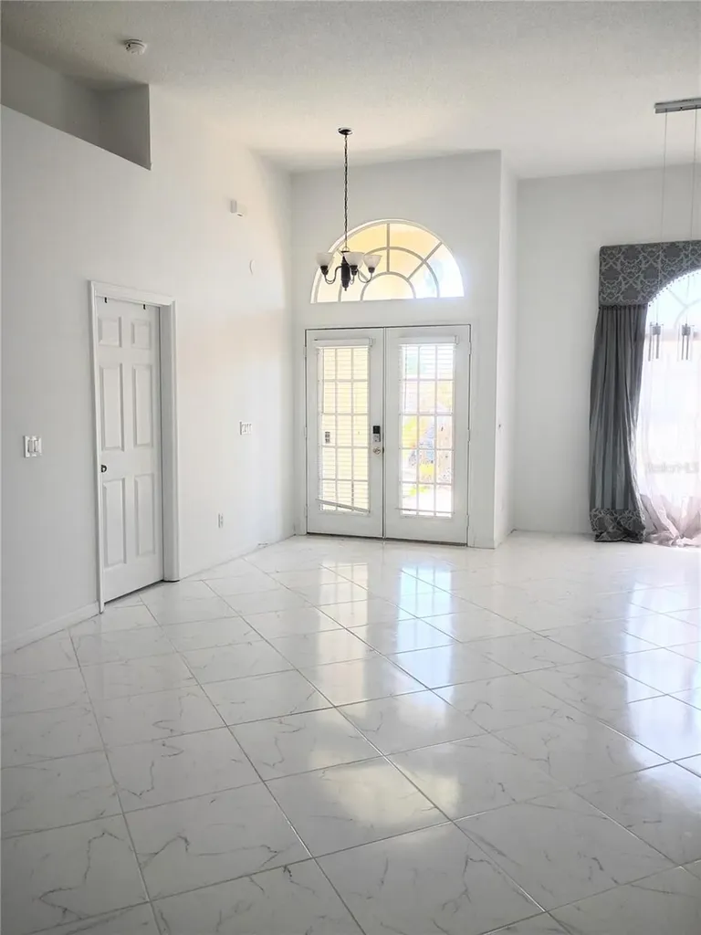 10 Nevada Loop Road Davenport FL 33897