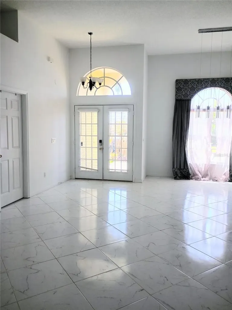 10 Nevada Loop Road Davenport FL 33897
