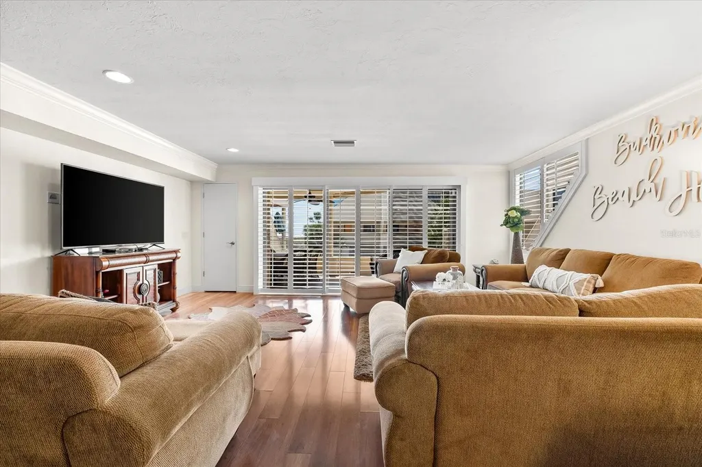 548 Beach Road Sarasota FL 34242