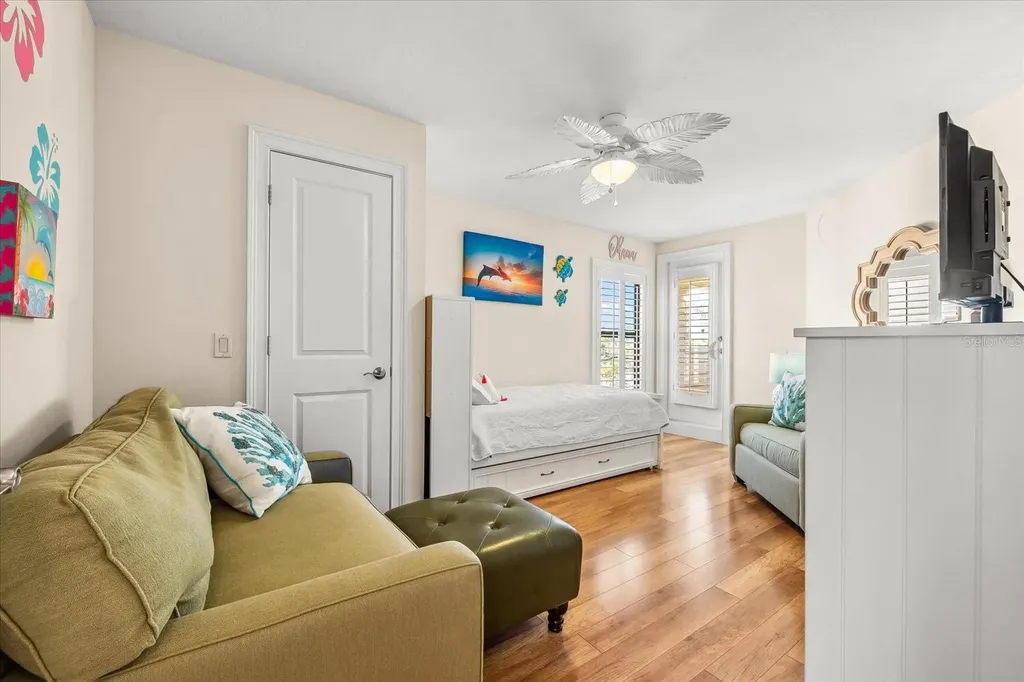 548 Beach Road Sarasota FL 34242