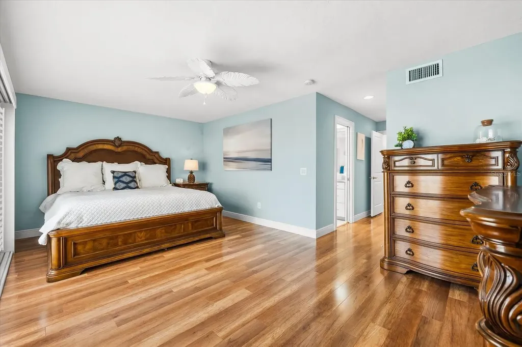 548 Beach Road Sarasota FL 34242