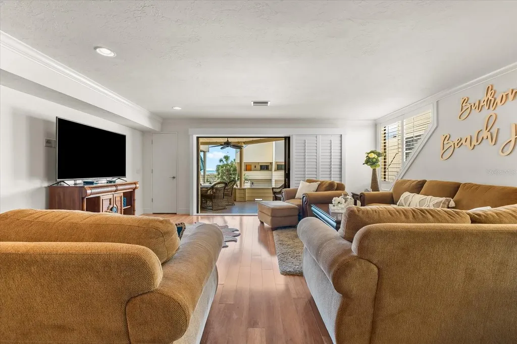 548 Beach Road Sarasota FL 34242