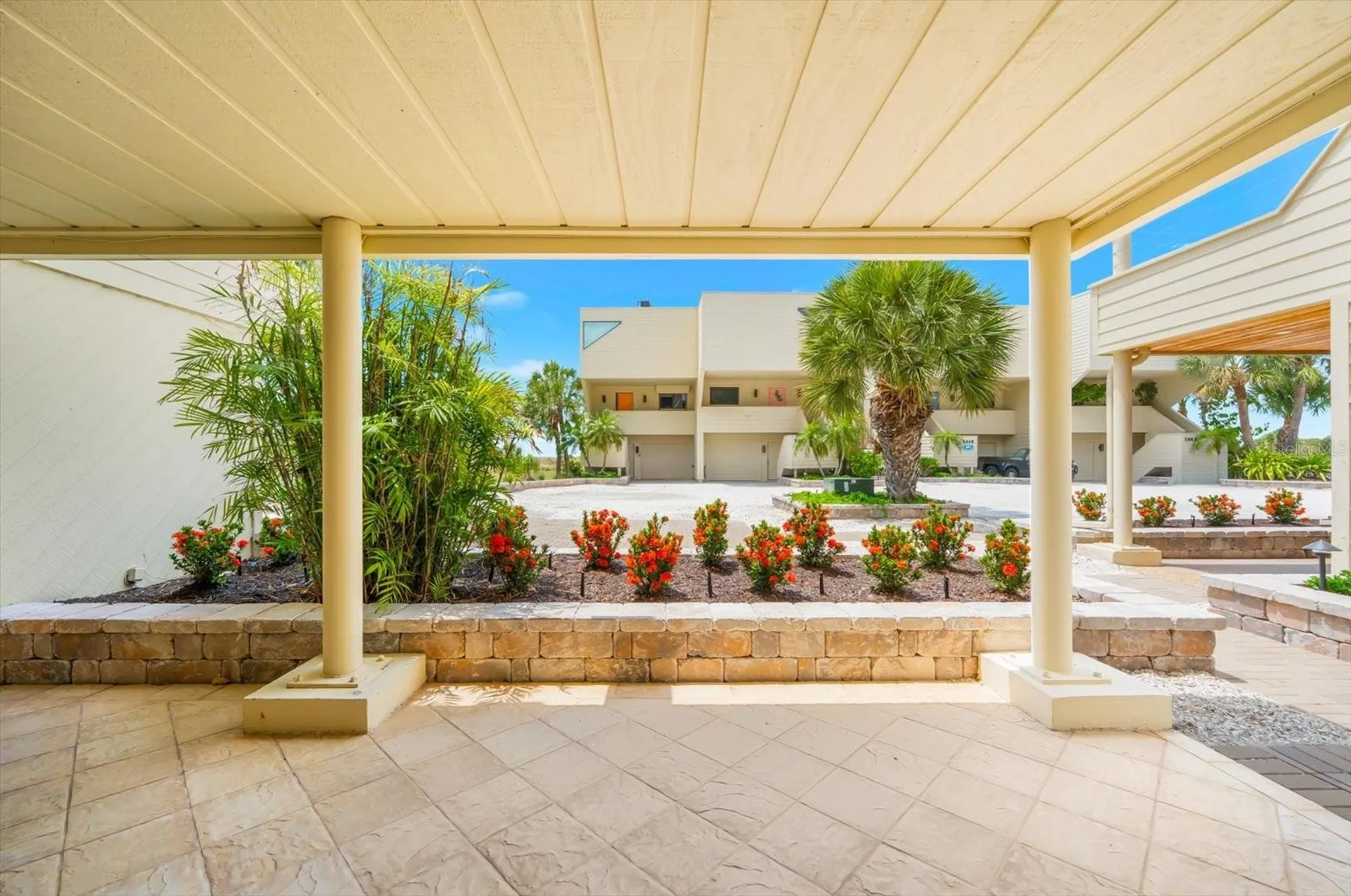 548A Beach Road Sarasota FL 34242