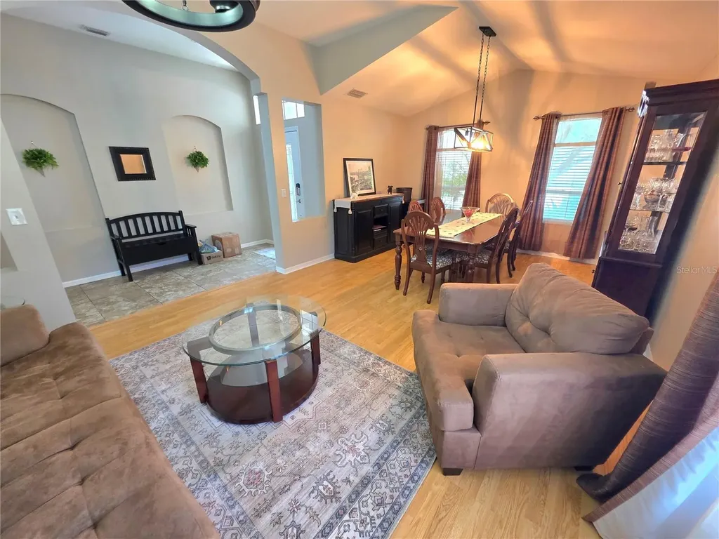 2608 Vinedale Avenue Valrico FL 33596
