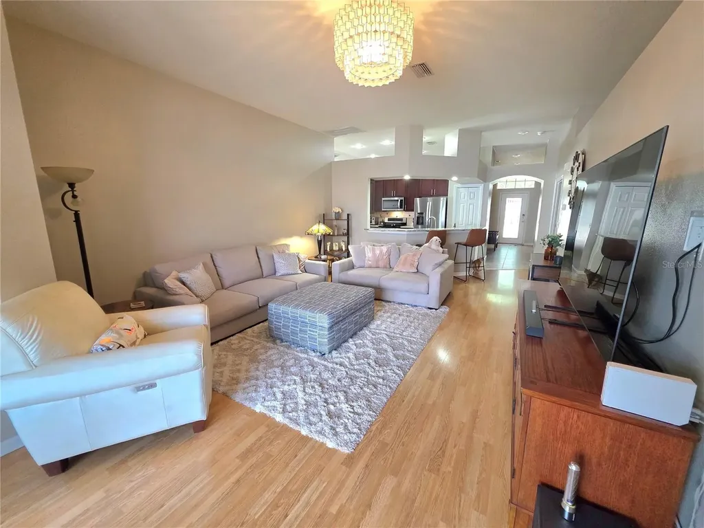 2608 Vinedale Avenue Valrico FL 33596
