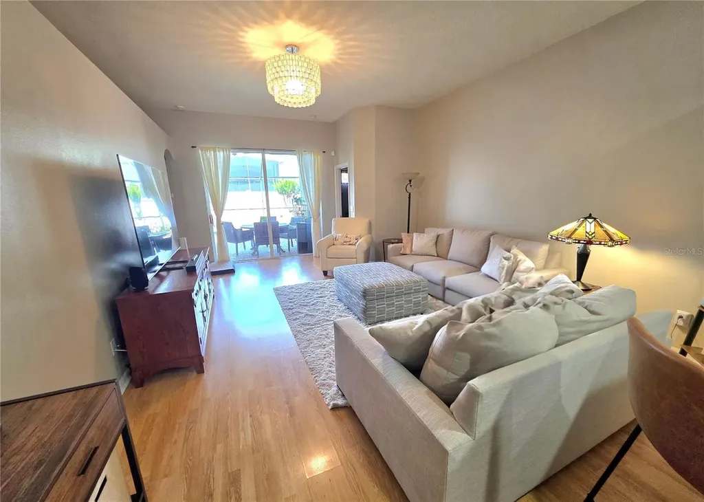 2608 Vinedale Avenue Valrico FL 33596