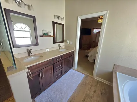 2608 Vinedale Avenue Valrico FL 33596