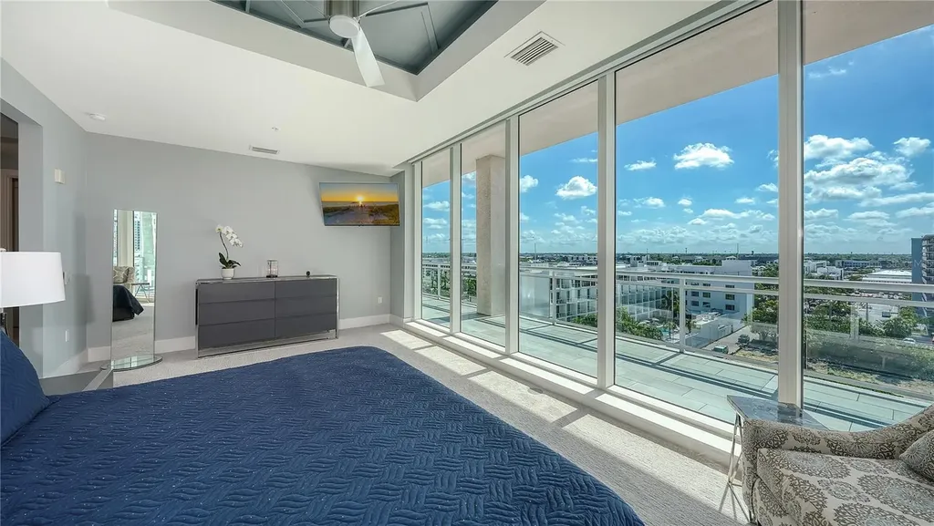 540 N Tamiami Trail Sarasota FL 34236