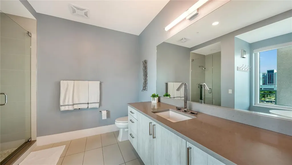 540 N Tamiami Trail Sarasota FL 34236