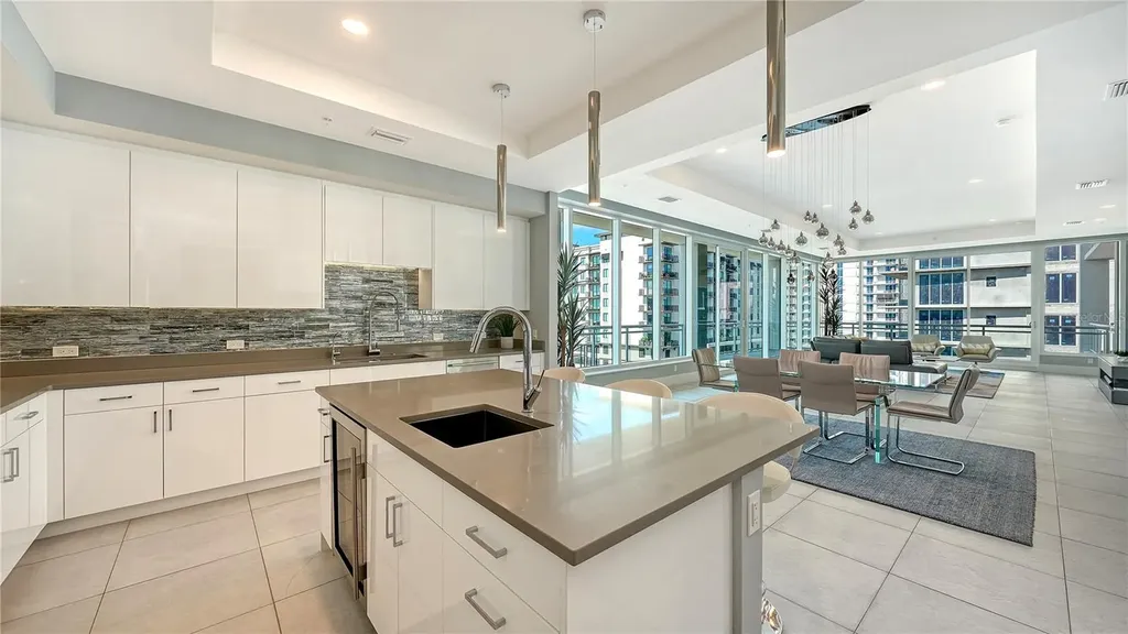 540 N Tamiami Trail Sarasota FL 34236