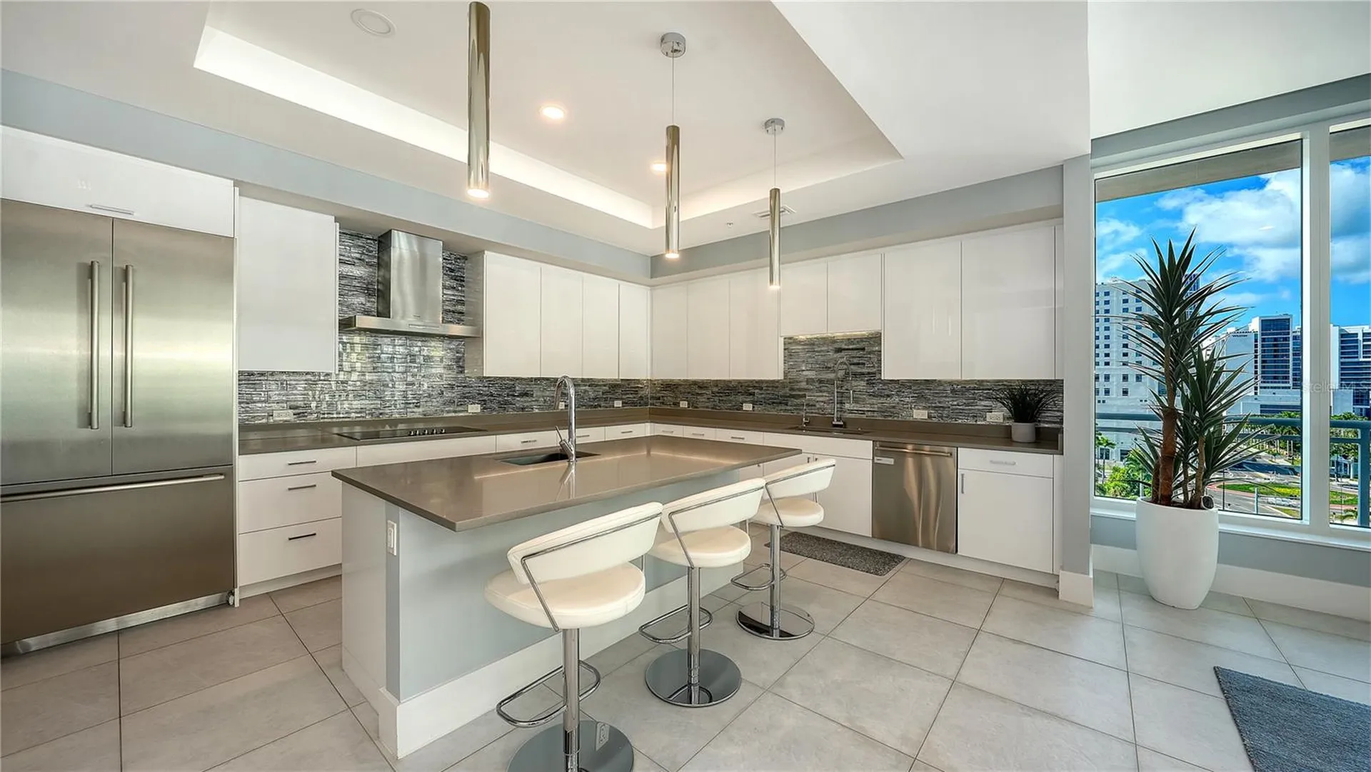 540 N Tamiami Trail Sarasota FL 34236