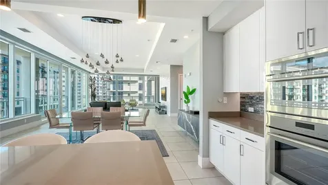 540 N Tamiami Trail Sarasota FL 34236