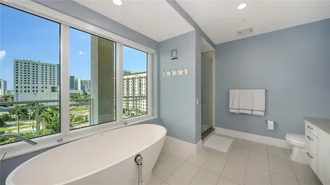 540 N Tamiami Trail Sarasota FL 34236