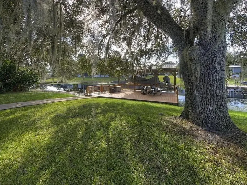 2086 Starboard Drive Geneva FL 32732