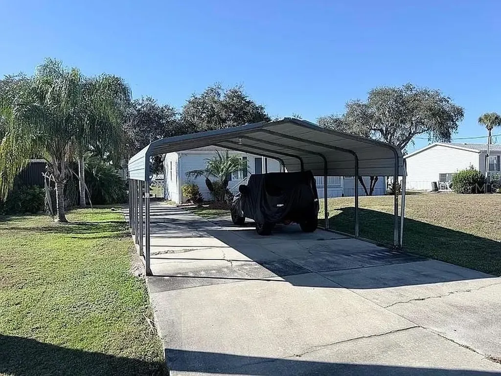 2086 Starboard Drive Geneva FL 32732