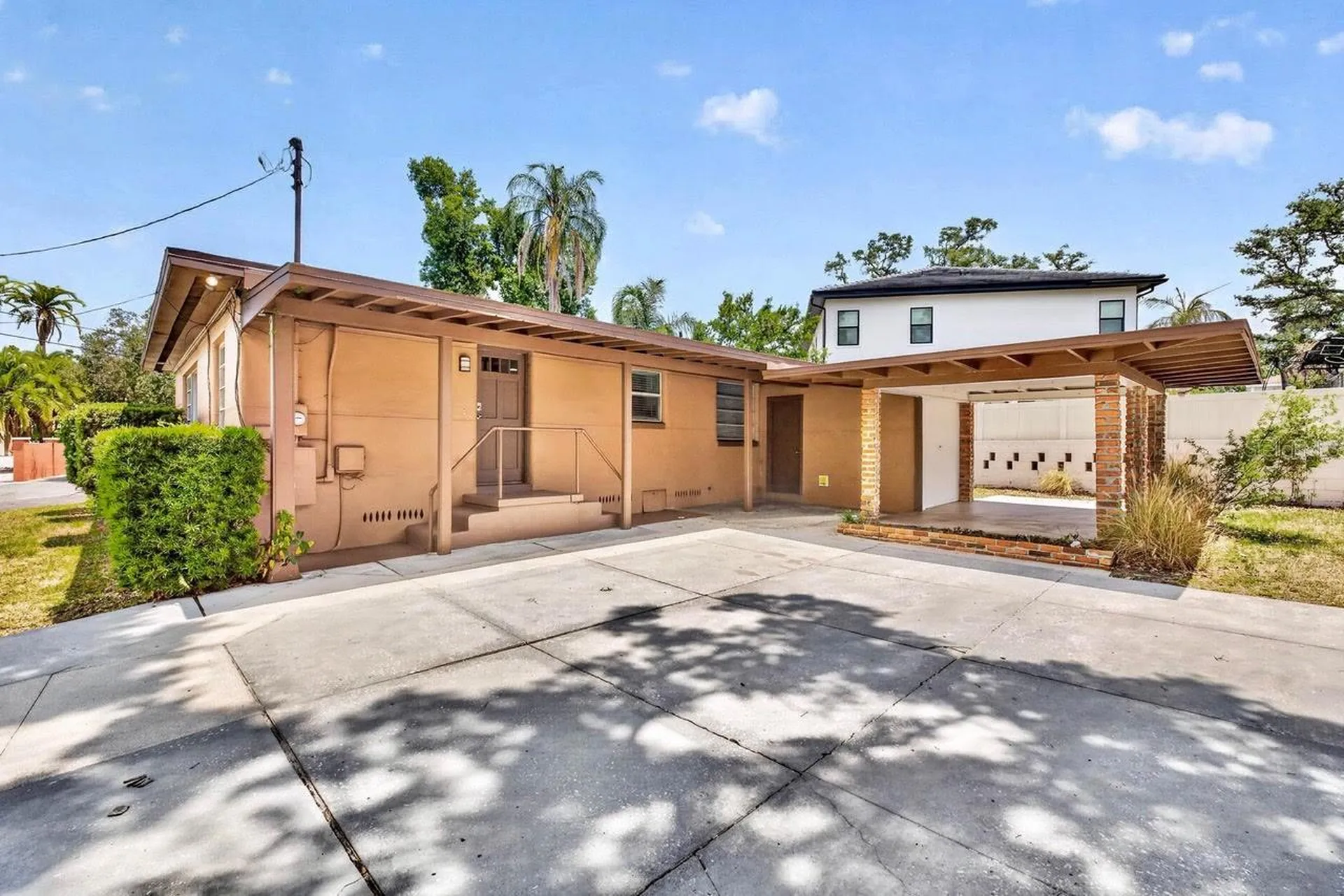 1310 W Woodlawn Avenue Tampa FL 33603