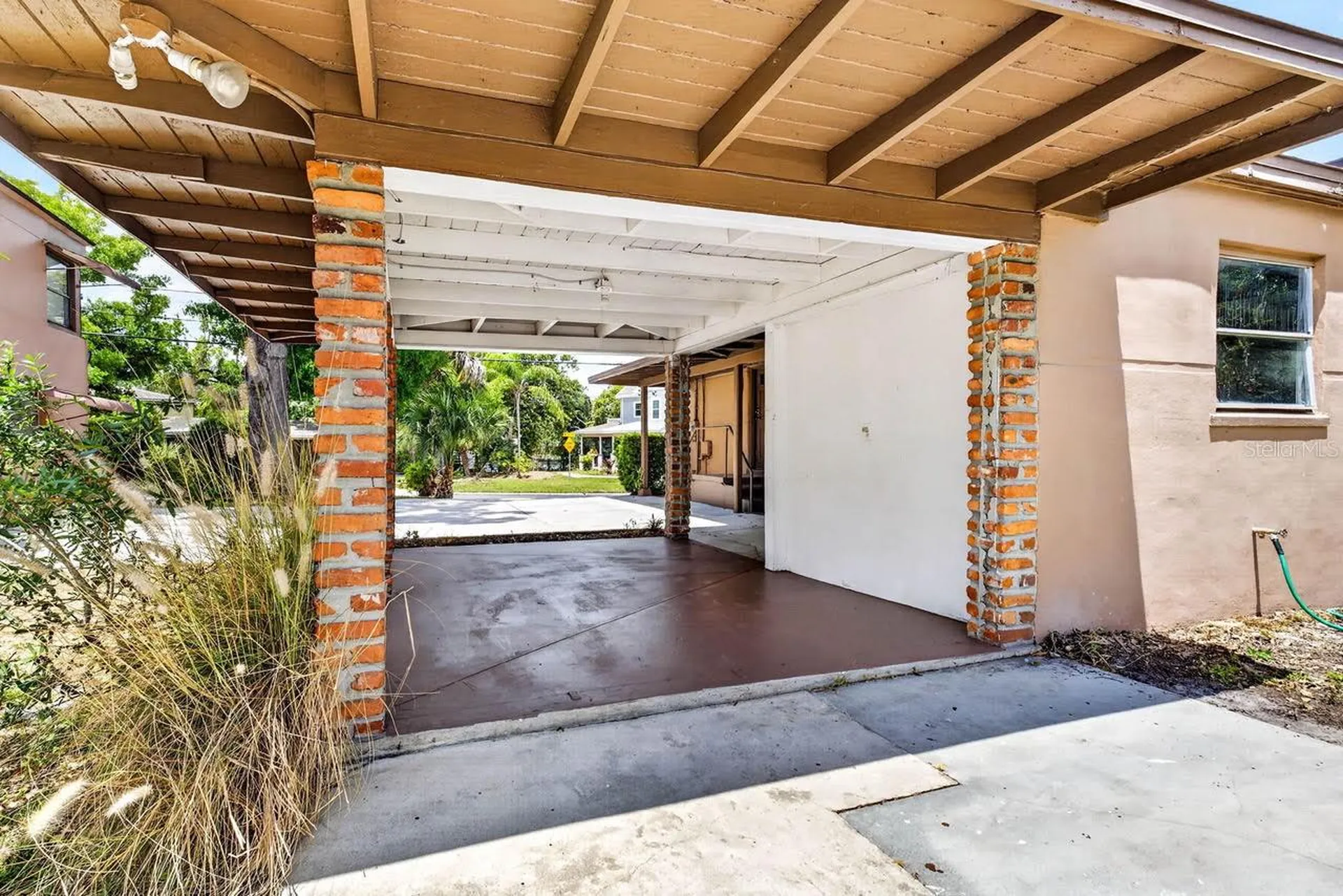 1310 W Woodlawn Avenue Tampa FL 33603