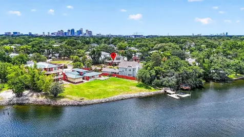 1310 W Woodlawn Avenue Tampa FL 33603