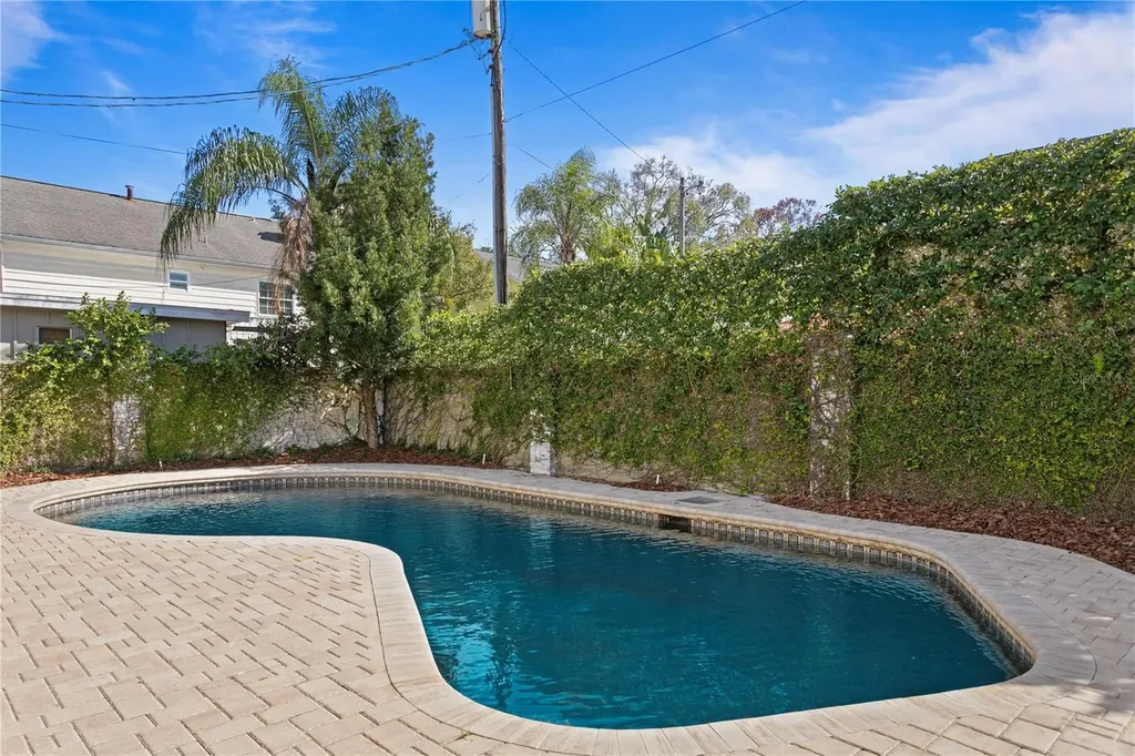 4704 W Brookwood Drive Tampa FL 33629