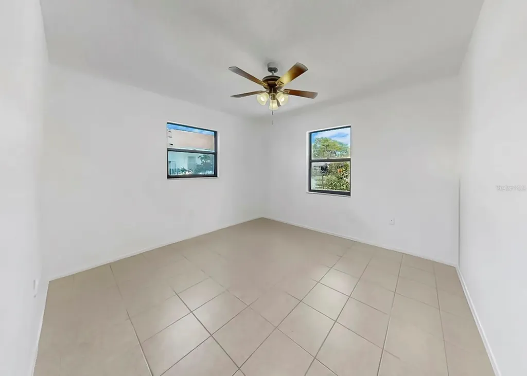 948 Winter Garden Drive Sarasota FL 34243