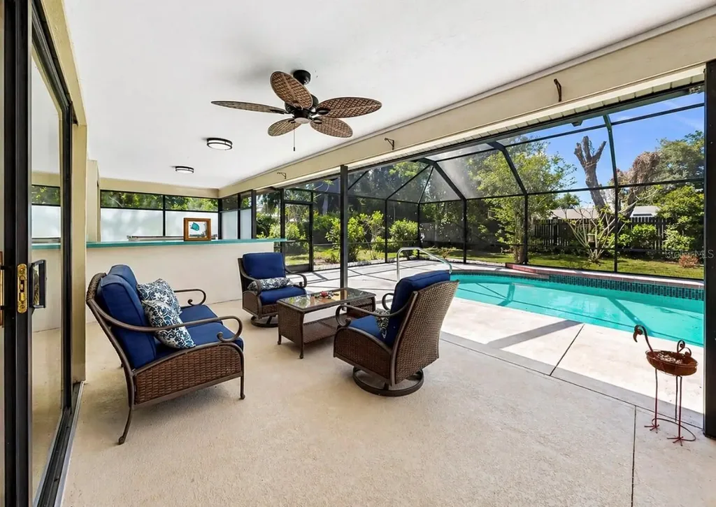 948 Winter Garden Drive Sarasota FL 34243