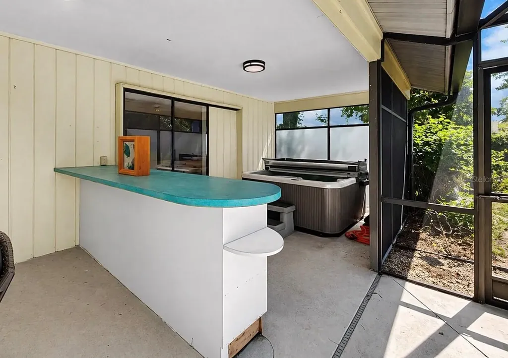 948 Winter Garden Drive Sarasota FL 34243