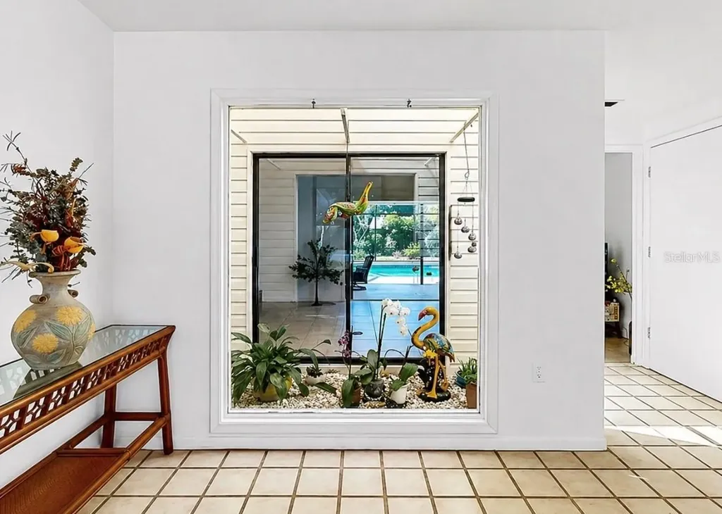 948 Winter Garden Drive Sarasota FL 34243