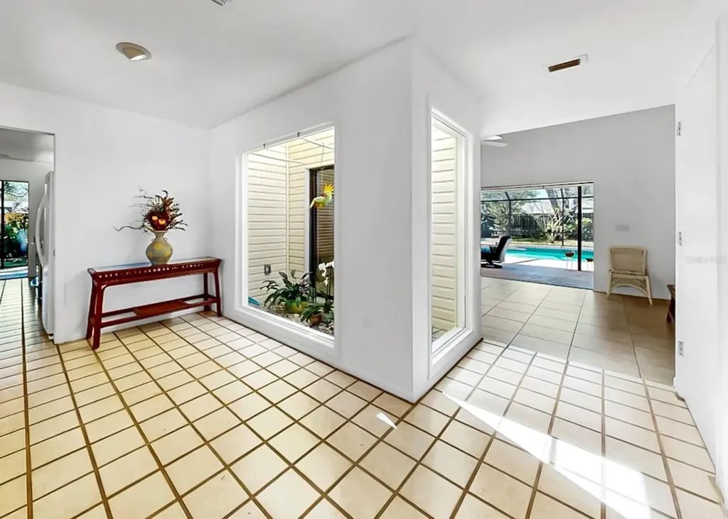 948 Winter Garden Drive Sarasota FL 34243