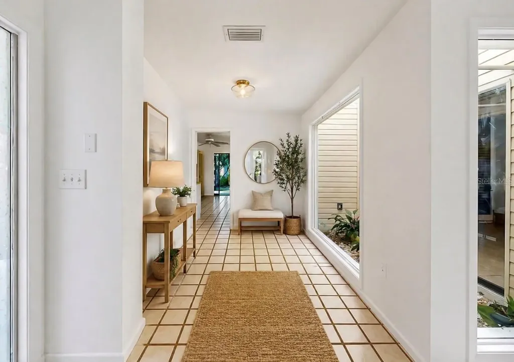 948 Winter Garden Drive Sarasota FL 34243