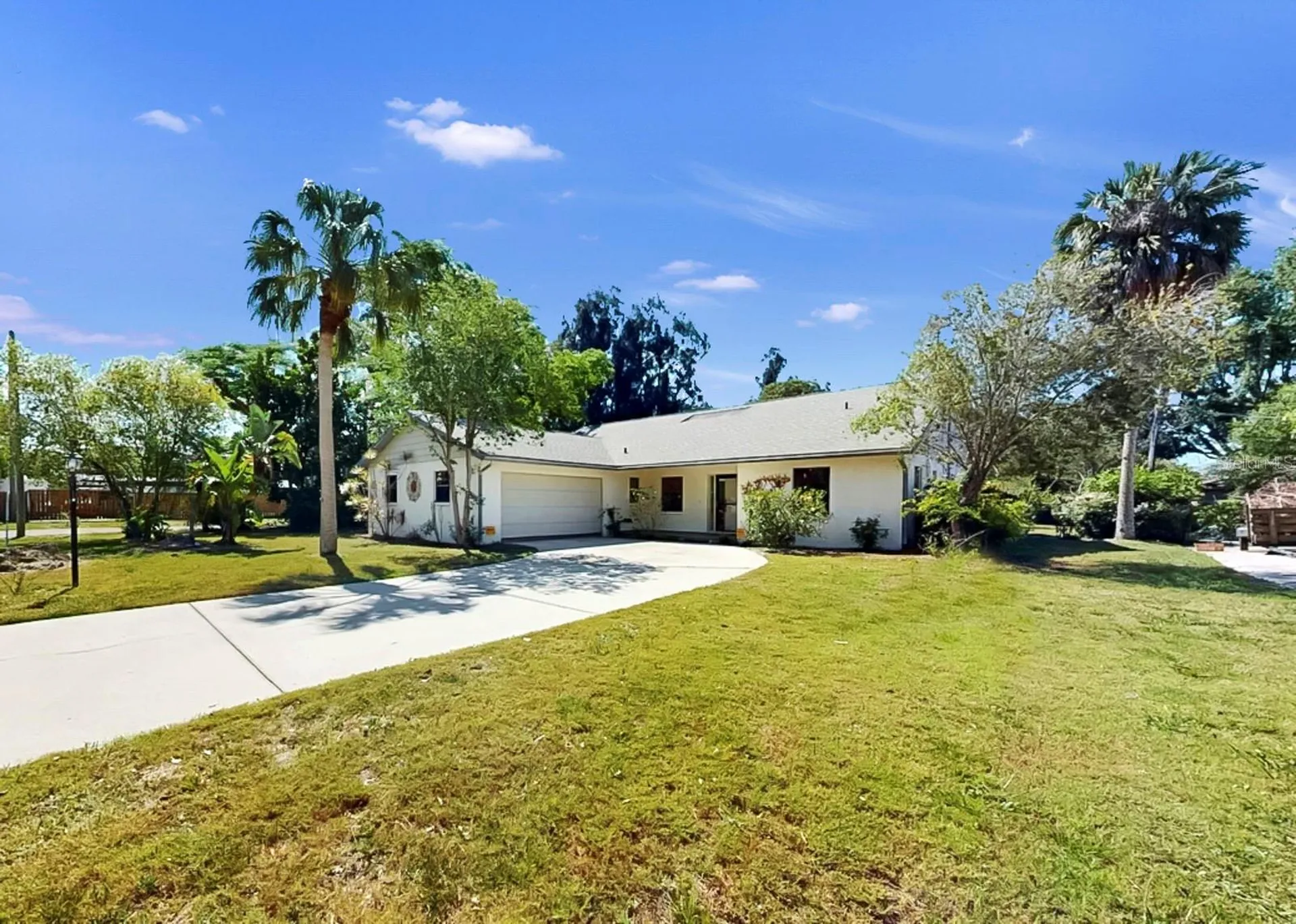 948 Winter Garden Drive Sarasota FL 34243
