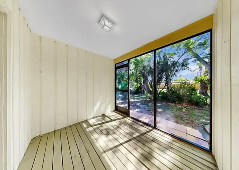 948 Winter Garden Drive Sarasota FL 34243