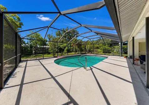 948 Winter Garden Drive Sarasota FL 34243