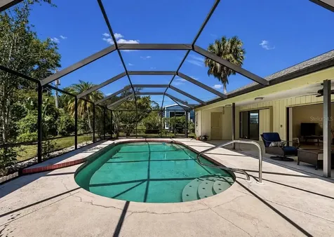 948 Winter Garden Drive Sarasota FL 34243
